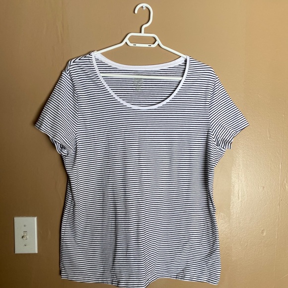 Plus sized shirt - Picture 1 of 2